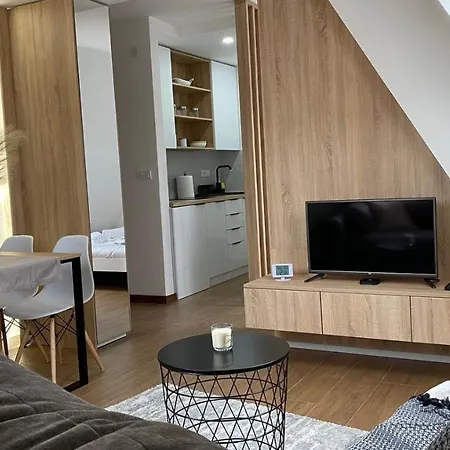 Borovi 15 * Divcibare