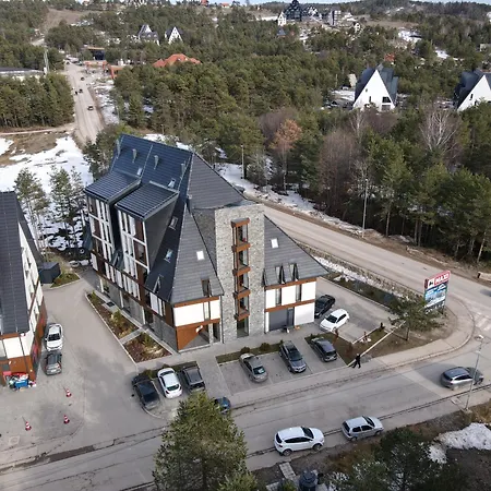 Apartment Borovi 15